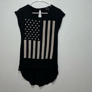 Black and White Graphic Women's Top